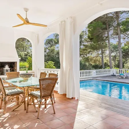 Monte Penedo, Heated Pool Vila *