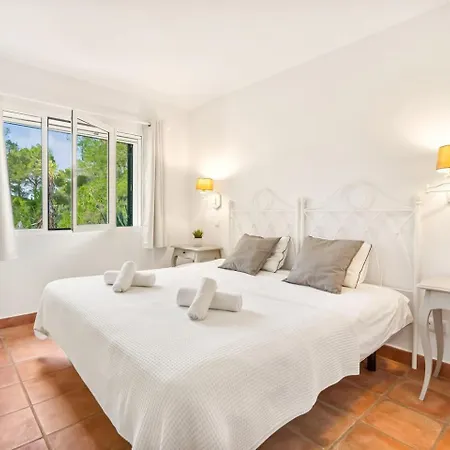 Monte Penedo, Heated Pool Vila *