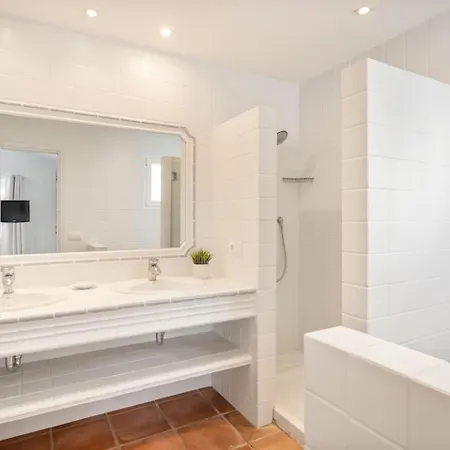 Monte Penedo, Heated Pool Vila