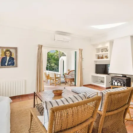 Monte Penedo, Heated Pool Vila *