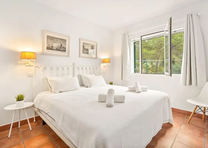 Villa Monte Penedo, Heated Pool